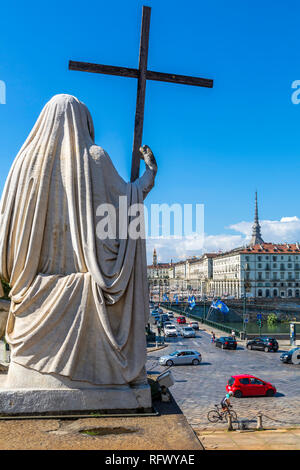 Anzeigen von Pont Vittorio Emanuele von Kirche von Gran Madre di Dio, Turin, Piemont, Italien, Europa Stockfoto