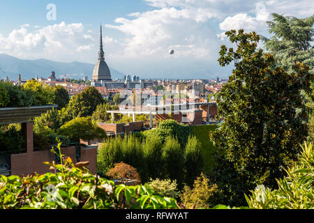 Anzeigen von Turin aus der Nähe von Santa Maria del Monte dei Cappuccini, Turin, Piemont, Italien, Europa Stockfoto