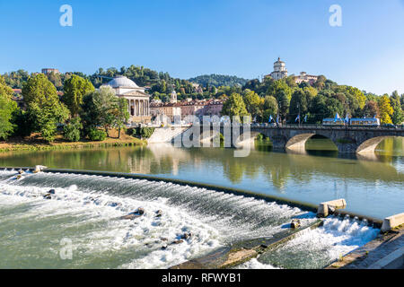 Blick auf den Fluss Po und Kirche Gran Madre di Dio, Turin, Piemont, Italien, Europa Stockfoto