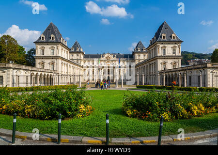 Blick auf Castello del Valentino, Turin, Piemont, Italien, Europa Stockfoto