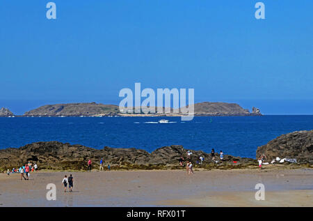 Strand in Saint-Malo und Ile de Cezembre, Bretagne, Bretagne, Ille-et-Vilaine, Frankreich, Europa Stockfoto