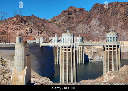 Hoover Dam Wasserkraftwerk an der Grenze zwischen Nevada und Arizona in den Vereinigten Staaten von Amerika Stockfoto