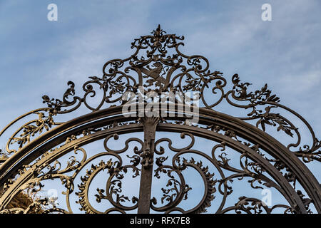 Rom, Italien, 5. JANUAR 2019: Licht ist aufschlussreich Iron Gate Stockfoto