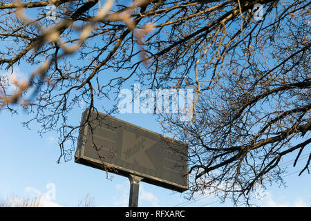 Über Kmart logo Zeichen außerhalb eines geschlossenen Store in Woodbridge, Virginia, lackiert am 21. Januar 2019. Stockfoto