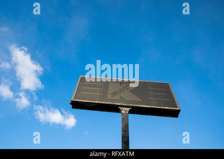 Über Kmart logo Zeichen außerhalb eines geschlossenen Store in Woodbridge, Virginia, lackiert am 21. Januar 2019. Stockfoto