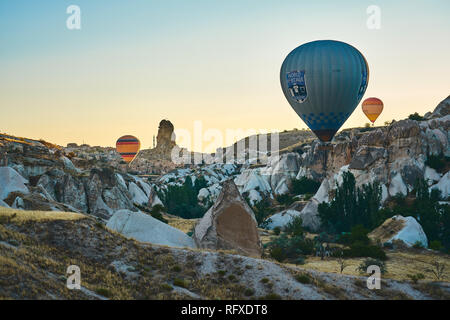 Ein ganz normaler Tag in Kappadokien mit Ballons, Türkei Stockfoto