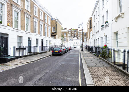 London, Großbritannien - 12 September 2018: Ansicht der Nachbarschaft Stadtteil Pimlico leere Straße Gasse mit historischer Architektur und niemand Stockfoto