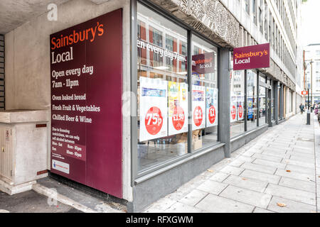 London, Großbritannien - 12 September 2018: Nachbarschaft Community Shop Sainsbury's lokale Zeichen Einkaufen storefront Fassade außen Eingang mit niemand Stockfoto