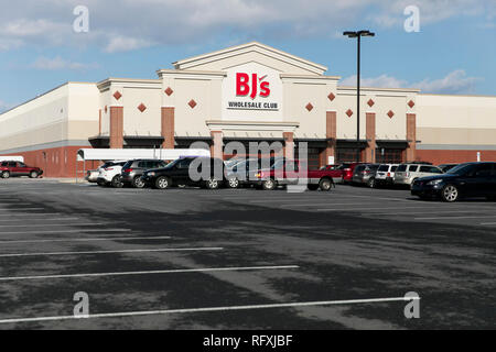 Ein logo Zeichen außerhalb des Großhandels ist ein BJ Club Lage in Chambersburg, Pennsylvania am 25. Januar 2019. Stockfoto