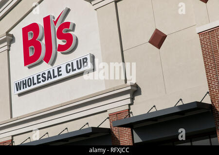 Ein logo Zeichen außerhalb des Großhandels ist ein BJ Club Lage in Chambersburg, Pennsylvania am 25. Januar 2019. Stockfoto