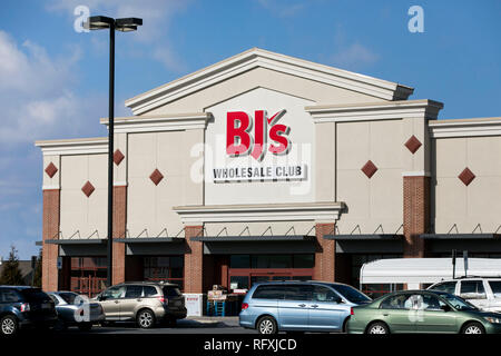 Ein logo Zeichen außerhalb des Großhandels ist ein BJ Club Lage in Chambersburg, Pennsylvania am 25. Januar 2019. Stockfoto