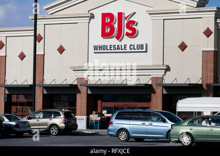 Ein logo Zeichen außerhalb des Großhandels ist ein BJ Club Lage in Chambersburg, Pennsylvania am 25. Januar 2019. Stockfoto