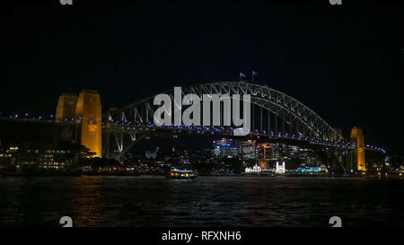 Die nacht Blick auf Sydney Harbour Bridge ab Circular Quay gesehen Stockfoto