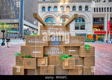 Boston, MA, USA - Oktober 29, 2018: Central City Hall Plaza in Boston Downtown. Stockfoto