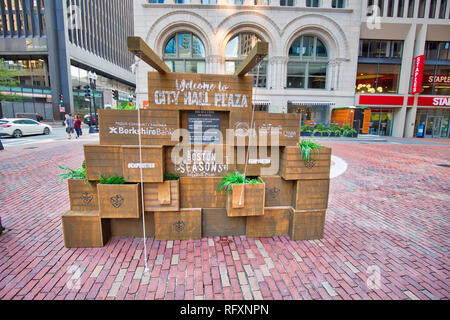 Boston, MA, USA - Oktober 29, 2018: Central City Hall Plaza in Boston Downtown. Stockfoto