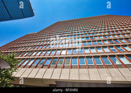 Boston, MA, USA - Oktober 29, 2018: Boston Downtown Straßen in der Nähe von Landmark Prudential Tower Stockfoto