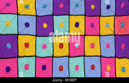 Schöne handgemachte Mehrfarbig gestrickt Plaid als Hintergrund oder Hintergrund Stockfoto