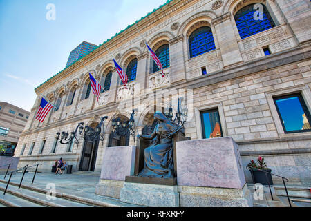 Boston, MA, USA - Oktober 7, 2017: Boston Public Library Eingang nach Copley Square Stockfoto