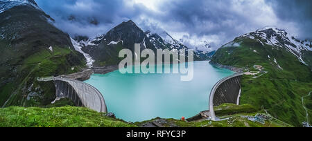 Wunderschöne Aussicht auf Damm Am Mooserboden See in Österreich Stockfoto