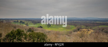 Querformat von duncton Aussichtspunkt auf der South Downs in Richtung Seaford College, West Sussex, Großbritannien Stockfoto