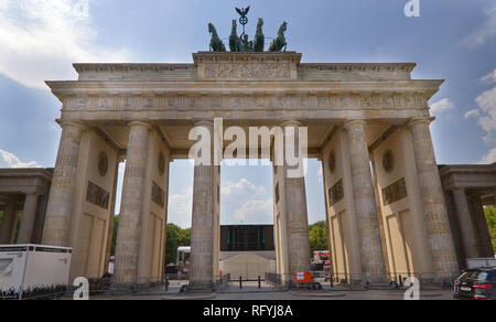 Juli 5, 2018 - Berlin, Deutschland: Das Brandenburger Tor, erbaut im 18. Jahrhundert im Auftrag von Friedrich Wilhelm II. Stockfoto