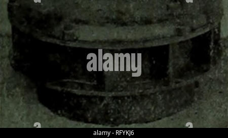 . Kanadische Forstindustrie 1903. Holzschlag; Wälder und Forstwirtschaft; Wald; Wald - zellstoffindustrie; Holz verarbeitenden Industrien. Keine der gewöhnlichen trockenen Brennofen Lkw kostet nicht so viel wie th* DIE STANDARD Kanal Stahl, Rollenlager trockene Brennofen Fahrzeug fährt. Nein. Sie sehen, die gewöhnliche Lkw der unbreakable Temperguss Räder nicht bekommen hat. Es hat nicht die Spitzen "anti-fric-tion" Stahl Wälzlager, entweder. Wir haben einige gedruckte Sachen zu dem Thema, dass sie vielleicht zu lesen. Eine Anfrage für den Katalog "D" wird Sie abholen. Die STANDARD DR. Y BRENNOFEN CO Indianapolis, Ind Die Stockfoto