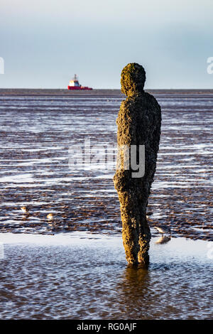 Antony Gormley Bügeleisen Männer im Meer Crosby, Liverpool UK Stockfoto