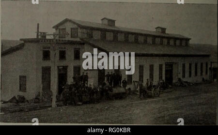 . Kanadische Forstindustrie 1910. Holzschlag; Wälder und Forstwirtschaft; Wald; Wald - zellstoffindustrie; Holz verarbeitenden Industrien. Maschinen und Geräte, was die Hersteller der Protokollierung, Sägewerk und Holzbearbeitung Appliances ein neues Brunswicker's erfolgreiche Karriere in einer Zeit, in der die New Brunswick freut sich auf ihren Anteil der große Anstieg in der kanadischen Bevölkerung und Reichtum sind, ist es gerade zu äußern Anerkennung der Bemühungen jener Männer, die durch ihre individuellen Bemühungen, den allgemeinen Wohlstand der Provinz hinzugefügt haben. Die Fusion vor kurzem vorgenommen, durch die die Sussex Manufa Stockfoto