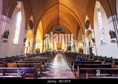 Canela Stein (Kathedrale Unserer Lieben Frau von Lourdes Kirche) Innenraum - Canela, Rio Grande do Sul, Brasilien Stockfoto