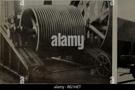 . Kanadische Forstindustrie 1910. Holzschlag; Wälder und Forstwirtschaft; Wald; Wald - zellstoffindustrie; Holz verarbeitenden Industrien. Ansicht der Maschinenhalle, Dodge Mfg. Co. wichtige Ursachen für das rasche Wachstum des Unternehmens hat die Tatsache, dass sie konsequent und kontinuierlich der Aufklärung der Öffentlichkeit über ihre Produkt mittels einer durchdachten Werbung cam Paign. Die Folge ist, dass heute, fast alle in Kanada ist gut mit dem Dodge Riemenscheibe und seine zahlreichen Vorzüge kennen. Ab dem Datum seiner Gründung wurde das Werk verpflichtet, Überstunden zu leisten, um Stockfoto