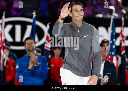 Melbourne, Australien. 27 Jan, 2019. Rafael Nadal aus Spanien Wellen während der Trophy Bei der Prasentation 2019 Grand Slam Tennis Turnier in Melbourne, Australien. Frank Molter/Alamy leben Nachrichten Stockfoto