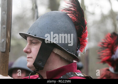 London, Großbritannien. 27. Januar 2019. Die Mitglieder des Englischen Bürgerkriegs Gesellschaft die Route von König Karl I., der von des Königs Armee vom St. James' Palace entlang der Mall an den Ort seiner Hinrichtung am Bankett- Haus in Whitehall am 30. Januar 1649 Kredite aufgenommen wurde: Amer ghazzal/Alamy Leben Nachrichten zurückverfolgen Stockfoto