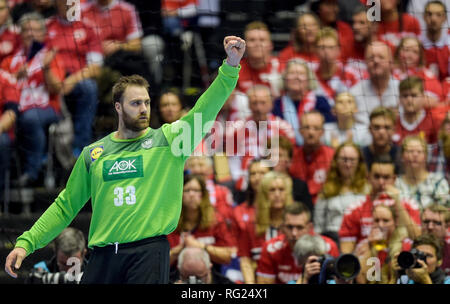 27 Januar 2019, Dänemark, Herning: Handball: WM-Endrunde, gleiches für Platz 3, Deutschland - Frankreich. Deutschland Torwart Andreas Wolff freut sich über ein Ziel von seinem Team. Foto: Axel Heimken/dpa Stockfoto