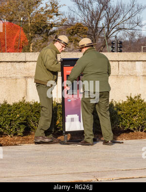 Washington, DC, USA. 27 Jan, 2019. Uns Park Ranger Nationalparks und Monumente erneut nach einer 35-tägigen Regierung herunterfahren. Credit: Robert Blakley/Alamy leben Nachrichten Stockfoto