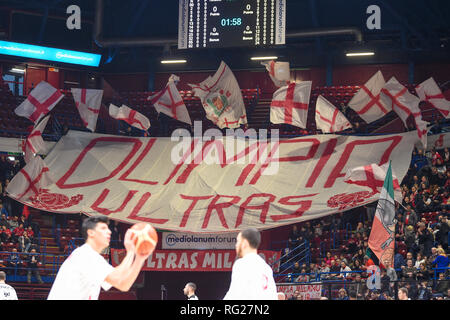 Foto Claudio Grassi - LaPresse 27 Maggio 2005 2019 Assago, Milano (Italia) Sport Warenkorb Serie A Postemobile Warenkorb 2018-2019 AX Armani Exchange Olimpia Milano - Segafredo Virtus Bologna Nella Foto: La coreografia dei tifosi dell'Olimpia Milano Stockfoto