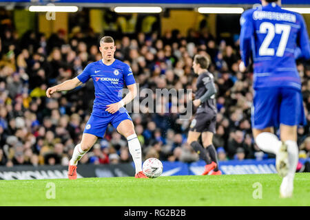 London, Großbritannien. 27. Januar 2019. Ross Barkley von Chelsea während der vierten Runde des FA Cup Match zwischen Chelsea und Sheffield Mittwoch an der Stamford Bridge, London, England am 27. Januar 2019. Foto von Adamo di Loreto. Nur die redaktionelle Nutzung, eine Lizenz für die gewerbliche Nutzung erforderlich. Keine Verwendung in Wetten, Spiele oder einer einzelnen Verein/Liga/player Publikationen. Credit: UK Sport Pics Ltd/Alamy leben Nachrichten Stockfoto