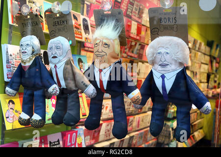 London, Großbritannien. 27 Jan, 2019. Humorvoll Puppen von Politikern zum Verkauf an der London Shop gesehen - Theresa May (der britische Premierminister), Jeremy Corbyn (Führer der britischen Labour Party) Donald Trump (US-Präsident) und Boris Johnson Credit: Keith Mayhew/SOPA Images/ZUMA Draht/Alamy leben Nachrichten Stockfoto