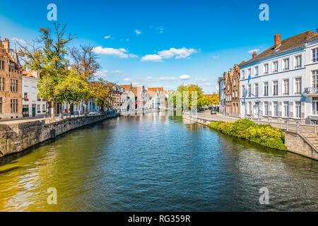 Brügge Kanäle und alten Häusern. Stockfoto