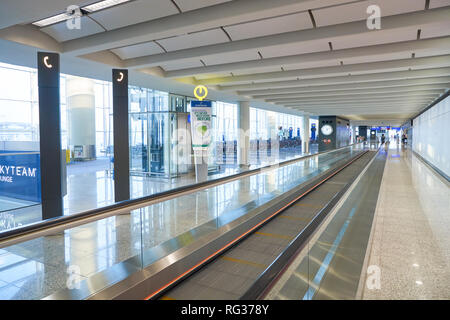 Hongkong - ca. September 2016: In Hong Kong International Airport. Stockfoto