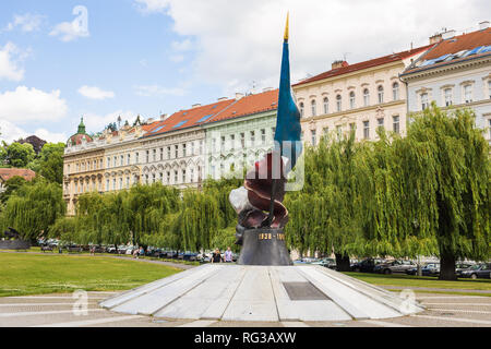 Prag, tschechische Republik - 7. JUNI 2017: Der Widerstand Flagge Denkmal in Prag. Es ist in der Hingabe an die 2 Widerstand der Nationalsozialistischen Stockfoto