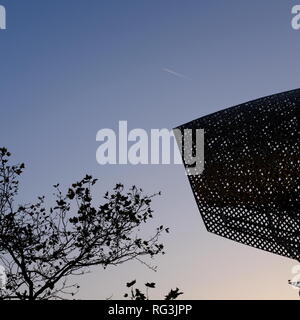 Frank Gehry's Golden Edelstahl Fisch Skulptur an der Küste von Barcelona Barcelona Spanien Stockfoto