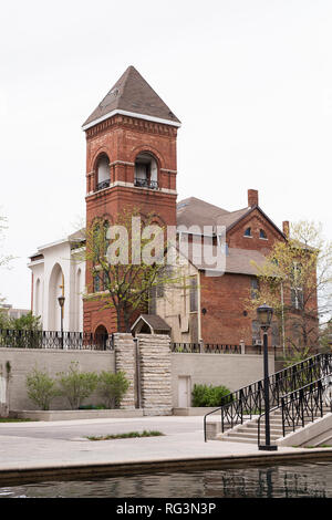 Die verlassenen Bethel African Methodist Episcopal Church in der Nähe des Kanals zu Fuß in der Innenstadt von Indianapolis, IN, USA. Stockfoto