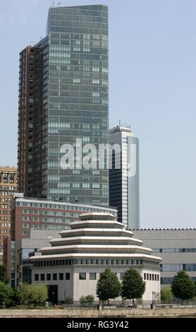 USA, Vereinigte Staaten von Amerika, New York City: Museum der Jüdischen Erbes, Ritz Carlton Battery Park Hotel. Stockfoto