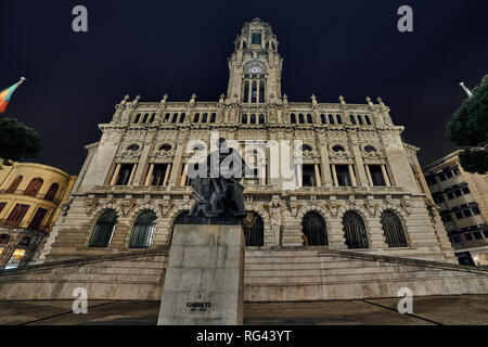 Denkmal Almeida Garrett im Rathaus der Stadt von Porto, Portugal, Europa Stockfoto