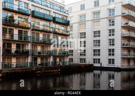 London, England - 20. Januar 2019. Camden Town und seiner berühmten Camden Markt sind entlang das Regent's Canal entfernt und bekannt für seine kosmopolitische Bild Stockfoto