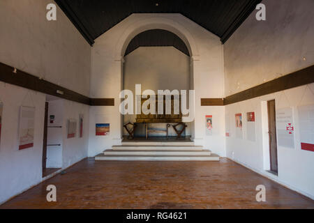 Igreja de Santiago, Kirche, im 14. Jahrhundert erbaut, im Inneren der Burg von Castro Marim Castro Marim, Algarve, Portugal. Stockfoto