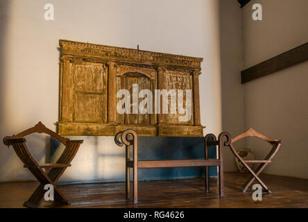 Igreja de Santiago, Kirche, im 14. Jahrhundert erbaut, im Inneren der Burg von Castro Marim Castro Marim, Algarve, Portugal. Stockfoto