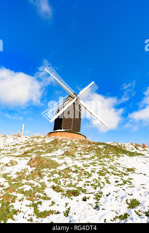 Brill Windmühle, Landschaft im Schnee. Buckinghamshire, Großbritannien. Stockfoto