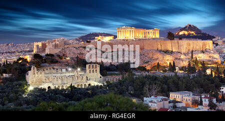 Parthenon von Athen in der Dämmerung der Zeit, Griechenland - lange Belichtung Stockfoto