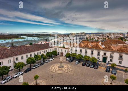 Blick über die Dächer der Altstadt, Faro, Portugal Stockfoto